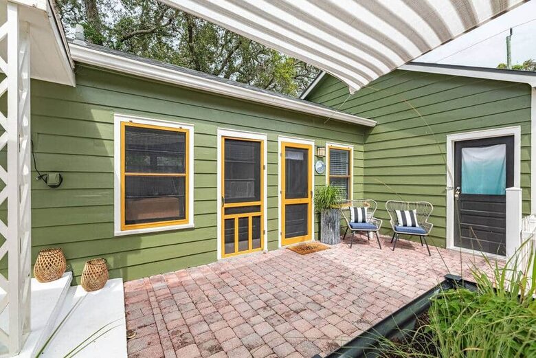 Historic Pool Compound One Block from Melbourne Arts District - Melbourne, Florida