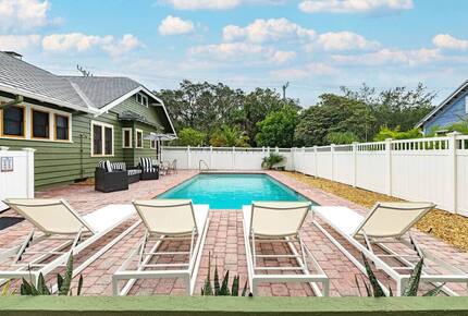 Historic Pool Compound One Block from Melbourne Arts District - Melbourne, Florida