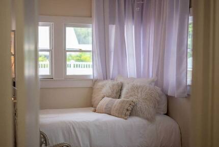 Historic Pool Compound One Block from Melbourne Arts District - Melbourne, Florida