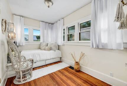 Historic Pool Compound One Block from Melbourne Arts District - Melbourne, Florida