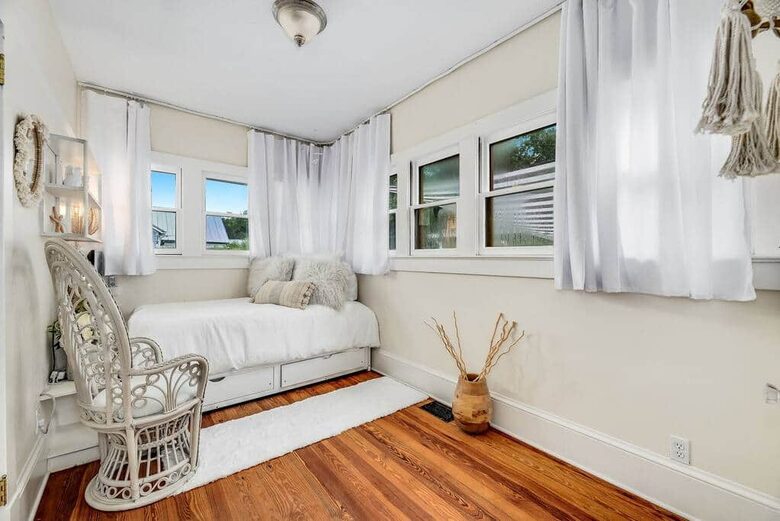 Historic Pool Compound One Block from Melbourne Arts District - Melbourne, Florida