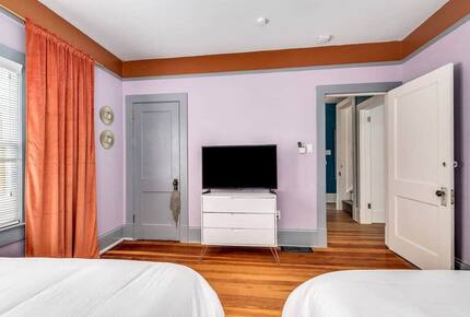 Historic Pool Compound One Block from Melbourne Arts District - Melbourne, Florida