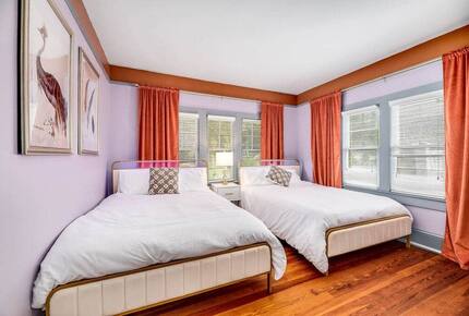 Historic Pool Compound One Block from Melbourne Arts District - Melbourne, Florida