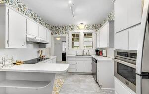 Historic Pool Compound One Block from Melbourne Arts District - Melbourne, Florida