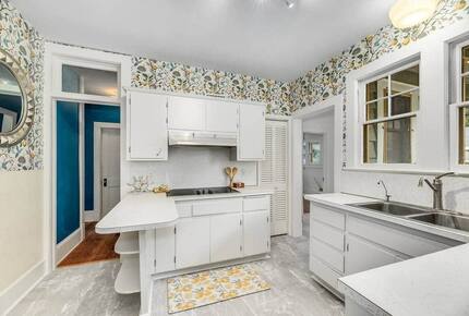 Historic Pool Compound One Block from Melbourne Arts District - Melbourne, Florida