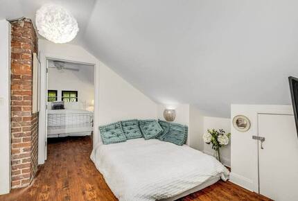 Historic Pool Compound One Block from Melbourne Arts District - Melbourne, Florida