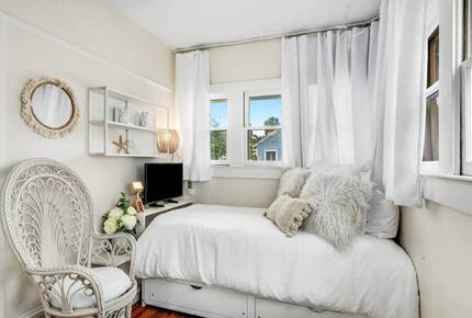 Historic Pool Compound One Block from Melbourne Arts District - Melbourne, Florida