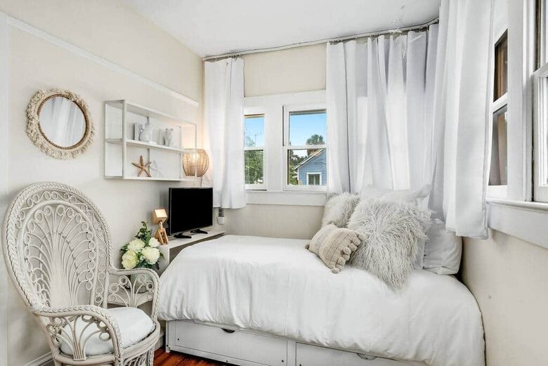 Historic Pool Compound One Block from Melbourne Arts District - Melbourne, Florida