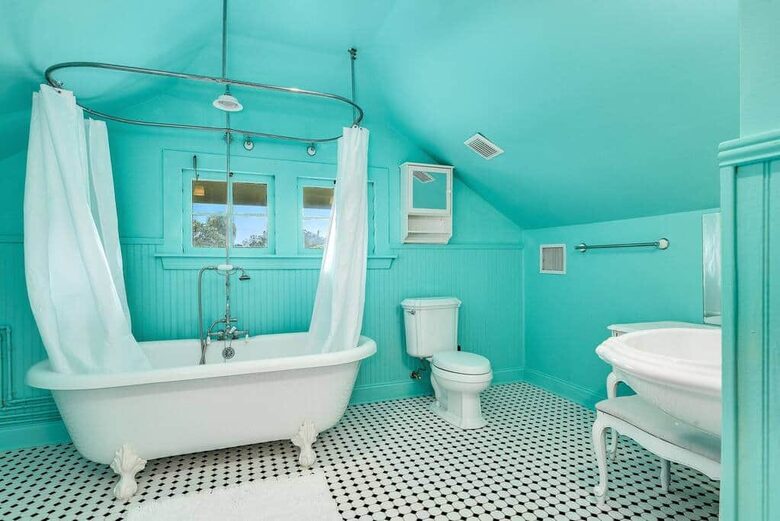 Historic Pool Compound One Block from Melbourne Arts District - Melbourne, Florida