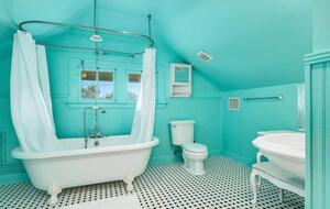 Historic Pool Compound One Block from Melbourne Arts District - Melbourne, Florida