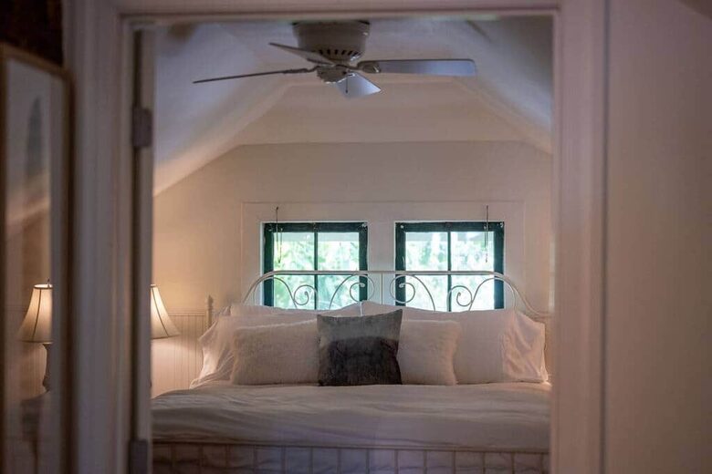 Historic Pool Compound One Block from Melbourne Arts District - Melbourne, Florida