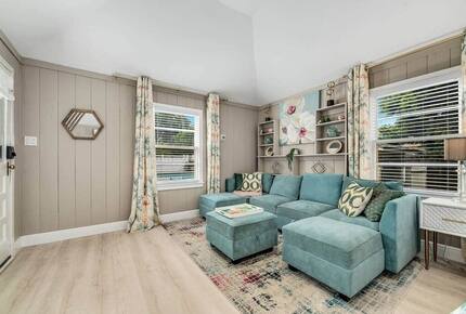 Historic Pool Compound One Block from Melbourne Arts District - Melbourne, Florida