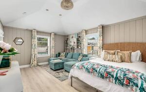 Historic Pool Compound One Block from Melbourne Arts District - Melbourne, Florida