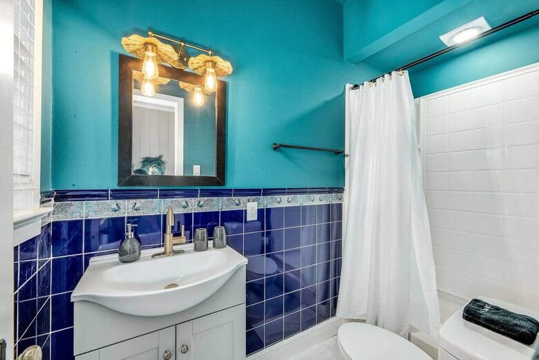 Historic Pool Compound One Block from Melbourne Arts District - Melbourne, Florida