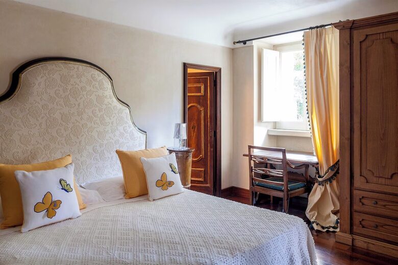 Another of the ground floor bedrooms (bedroom 3)