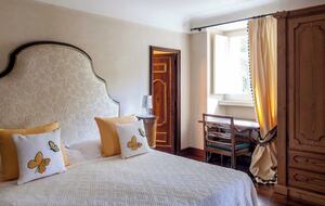 Another of the ground floor bedrooms (bedroom 3)