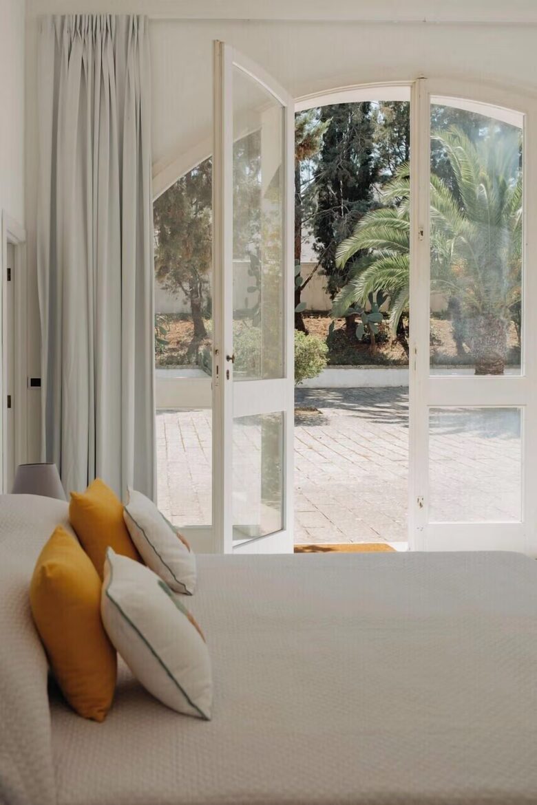 The bright, airy atmosphere of the seventh bedroom (Bedroom 7)