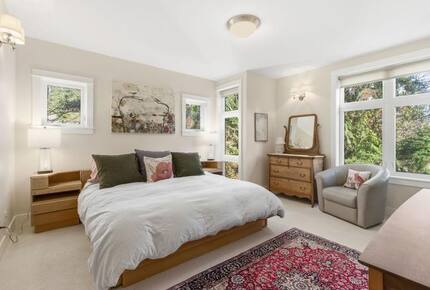 Bainbridge Island Elegant Condo near Ferry - Bainbridge Island, Washington