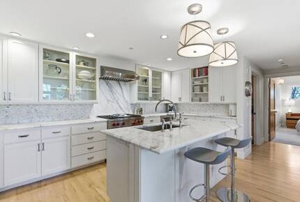 Bainbridge Island Elegant Condo near Ferry - Bainbridge Island, Washington