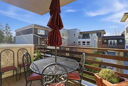 Bainbridge Island Elegant Condo near Ferry - Bainbridge Island, Washington