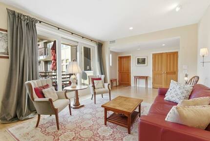 Bainbridge Island Elegant Condo near Ferry - Bainbridge Island, Washington