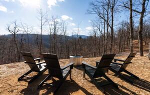 Afton Mountain Retreat with Hot Tub & Views - Afton, Virginia
