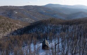 Afton Mountain Retreat with Hot Tub & Views - Afton, Virginia