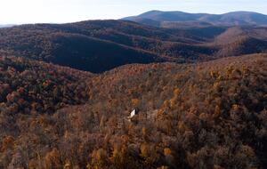 Afton Mountain Retreat with Hot Tub & Views - Afton, Virginia