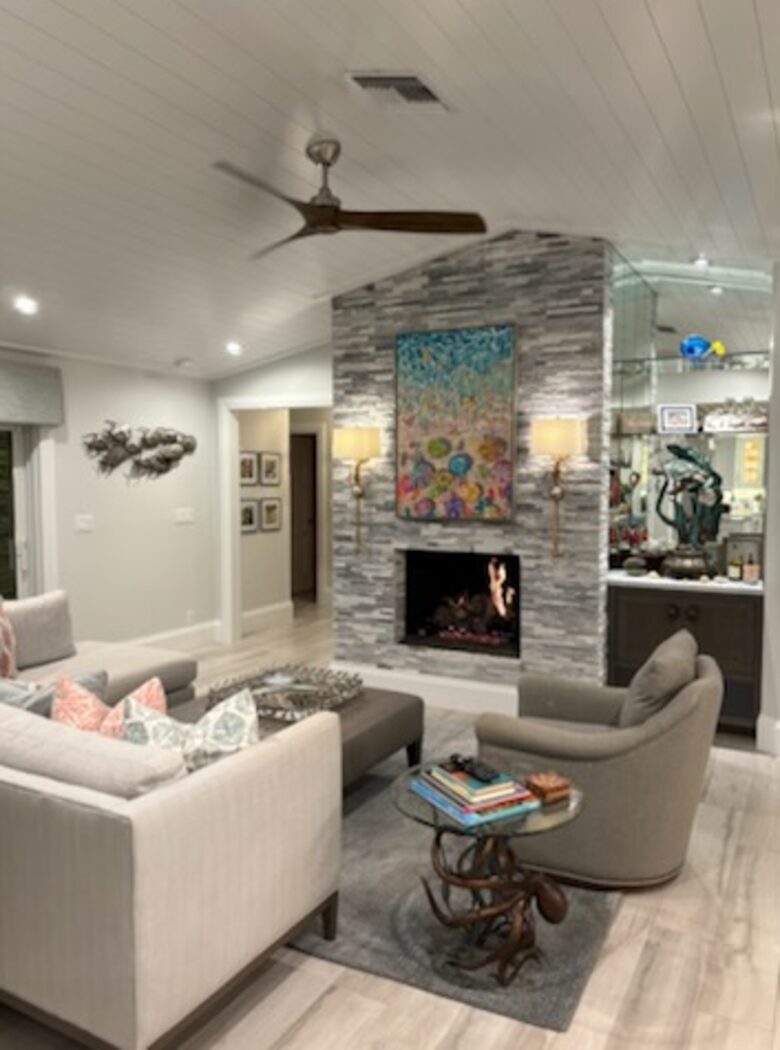 Canal-Side Pool Living Near Atlantic Avenue in Delray Beach - Delray Beach, Florida