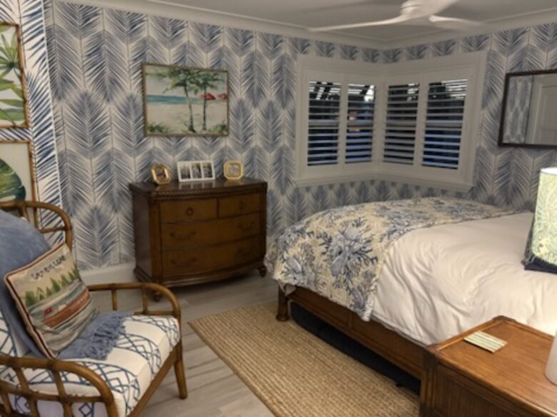 Canal-Side Pool Living Near Atlantic Avenue in Delray Beach - Delray Beach, Florida