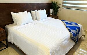 Downstairs Left (South) Room King Setup