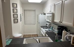 Charming Beach Town Home Near Shops & Shore - Carpinteria, California