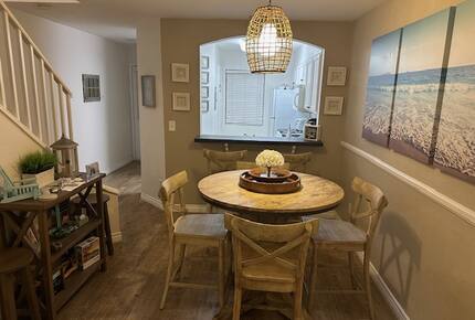 Charming Beach Town Home Near Shops & Shore - Carpinteria, California