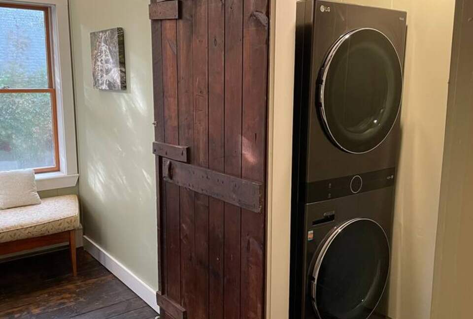 Single Level Historic District Retreat Walkable to Newcastle Dining - Newcastle, Maine