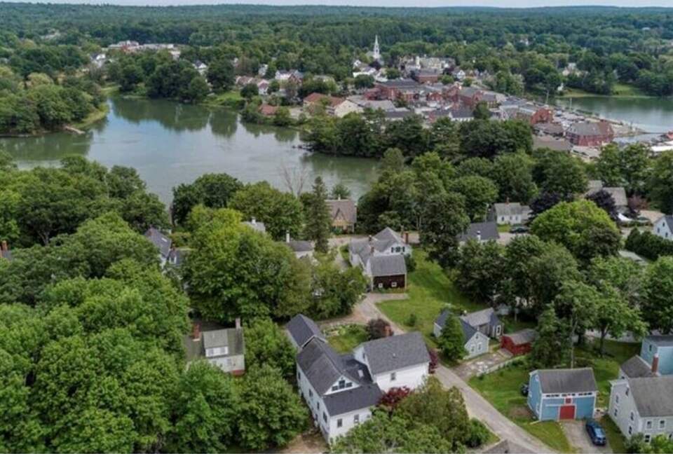 Single Level Historic District Retreat Walkable to Newcastle Dining - Newcastle, Maine