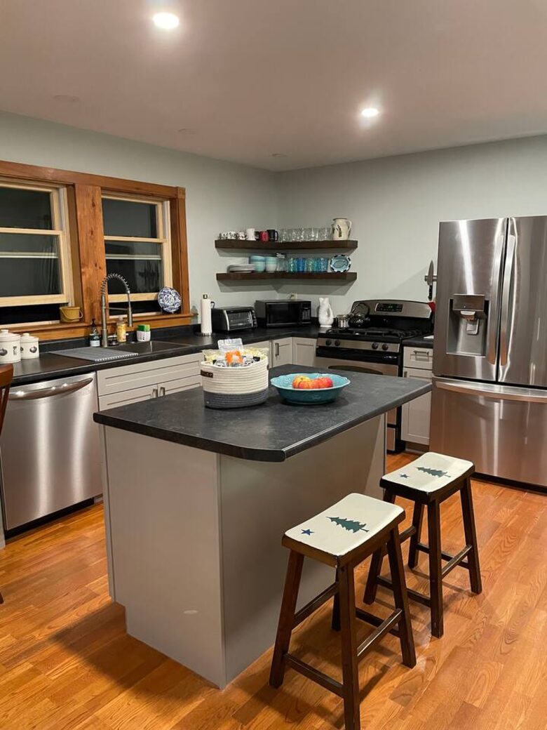 Single Level Historic District Retreat Walkable to Newcastle Dining - Newcastle, Maine