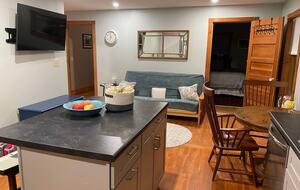 Single Level Historic District Retreat Walkable to Newcastle Dining - Newcastle, Maine