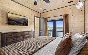 Smoky Mountain Lakeview Lodge | Indoor Pool & Private Dock - Sevierville, Tennessee