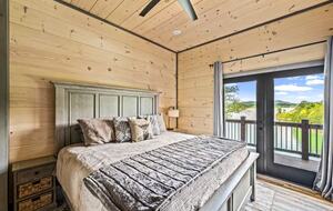 Smoky Mountain Lakeview Lodge | Indoor Pool & Private Dock - Sevierville, Tennessee