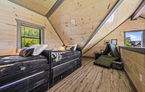 Smoky Mountain Lakeview Lodge | Indoor Pool & Private Dock - Sevierville, Tennessee