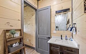 Smoky Mountain Lakeview Lodge | Indoor Pool & Private Dock - Sevierville, Tennessee