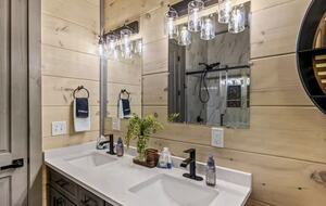 Smoky Mountain Lakeview Lodge | Indoor Pool & Private Dock - Sevierville, Tennessee