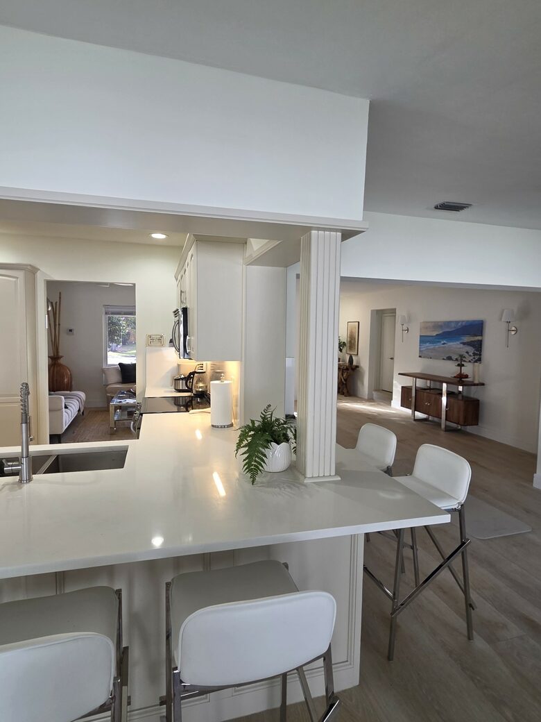 Bright & Airy Boca Retreat Near the Ocean - Boca Raton, Florida