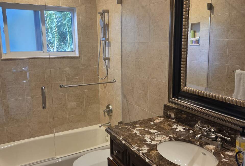 Bright & Airy Boca Retreat Near the Ocean - Boca Raton, Florida