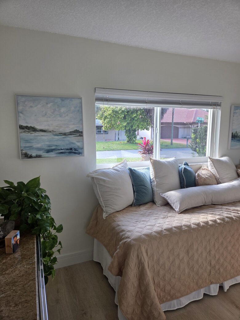 Bright & Airy Boca Retreat Near the Ocean - Boca Raton, Florida