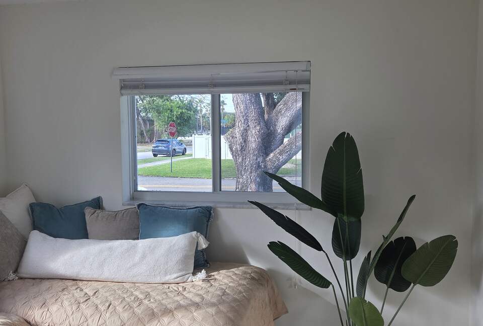 Bright & Airy Boca Retreat Near the Ocean - Boca Raton, Florida