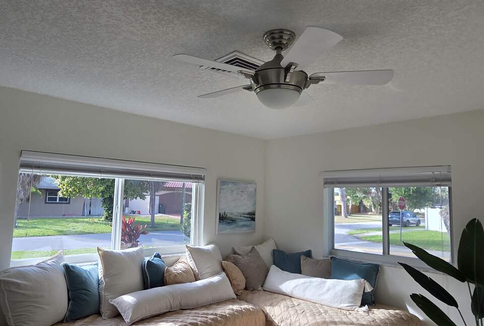 Bright & Airy Boca Retreat Near the Ocean - Boca Raton, Florida