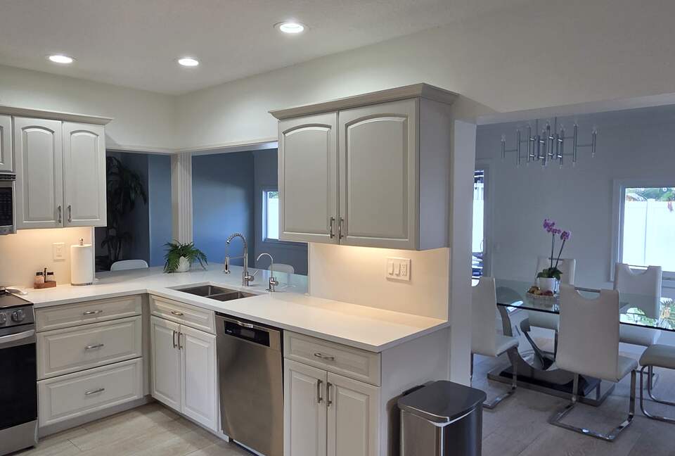 Bright & Airy Boca Retreat Near the Ocean - Boca Raton, Florida