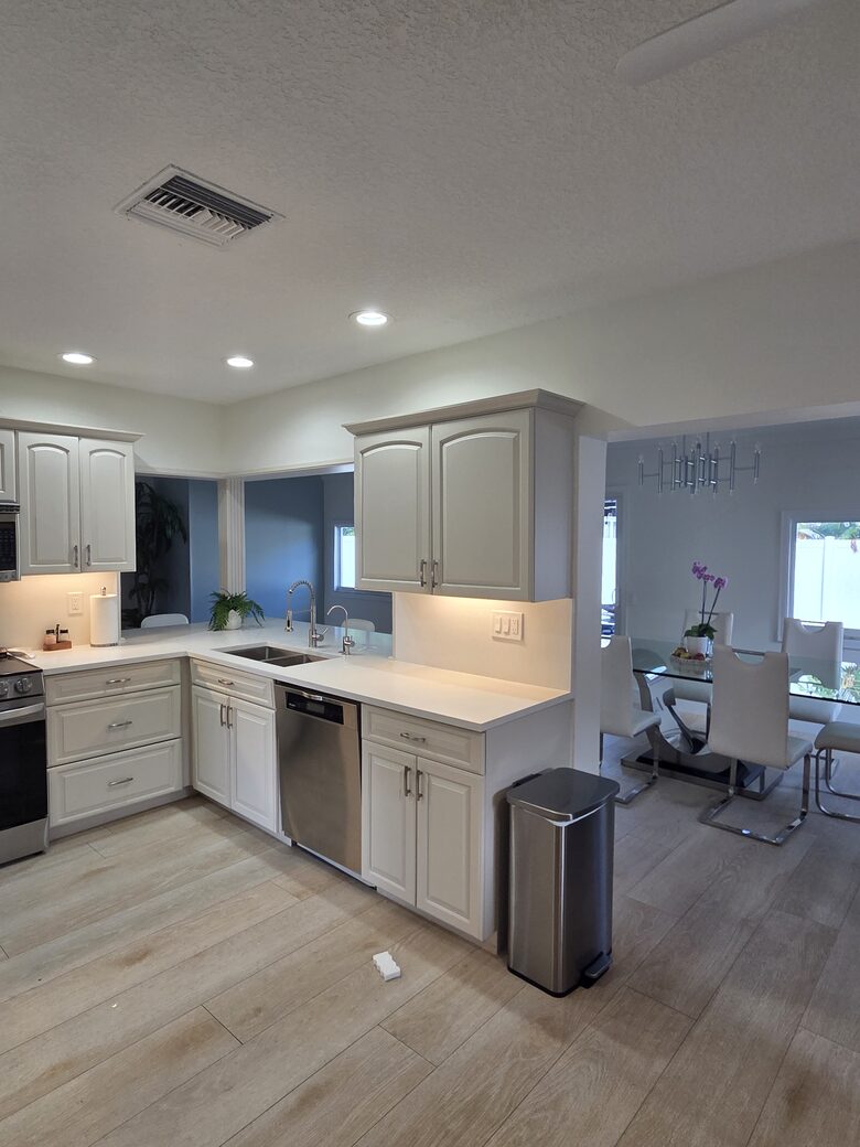 Bright & Airy Boca Retreat Near the Ocean - Boca Raton, Florida