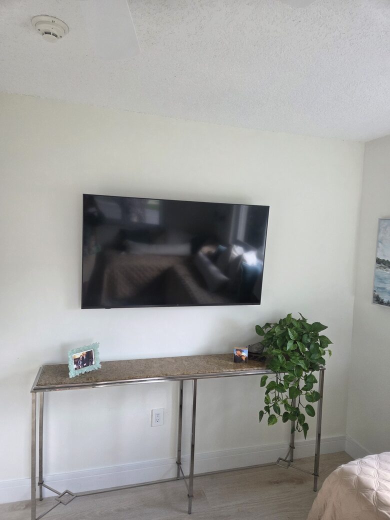 Bright & Airy Boca Retreat Near the Ocean - Boca Raton, Florida